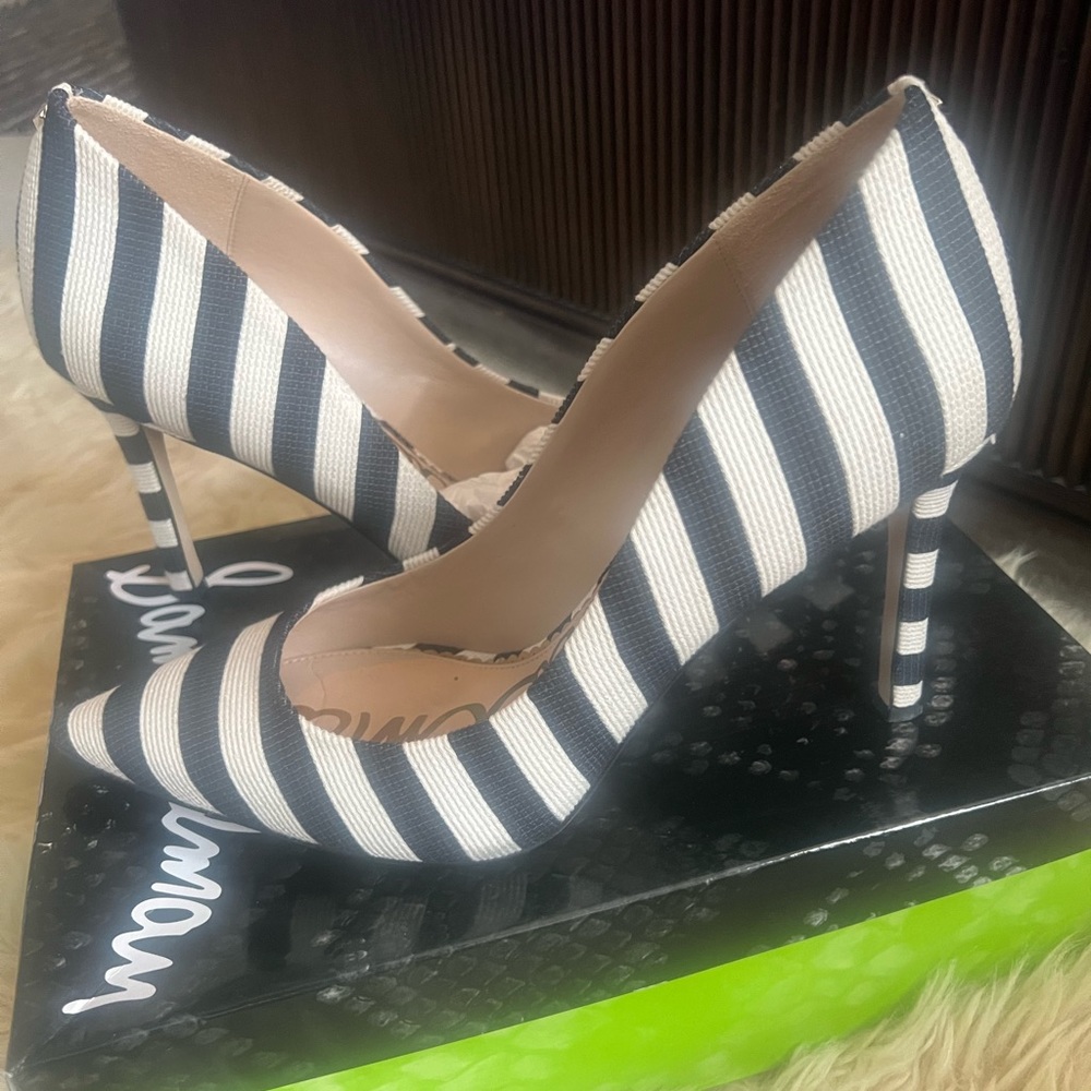 Sam Edelman Black /White Woven shoe